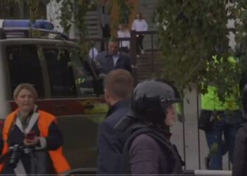 Tiroteo en escuela de Rusia deja al menos 13 muertos