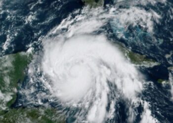 Ian toca tierra en Cuba como huracán de categoría 3