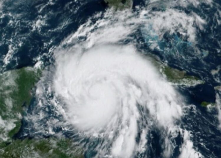 Ian toca tierra en Cuba como huracán de categoría 3