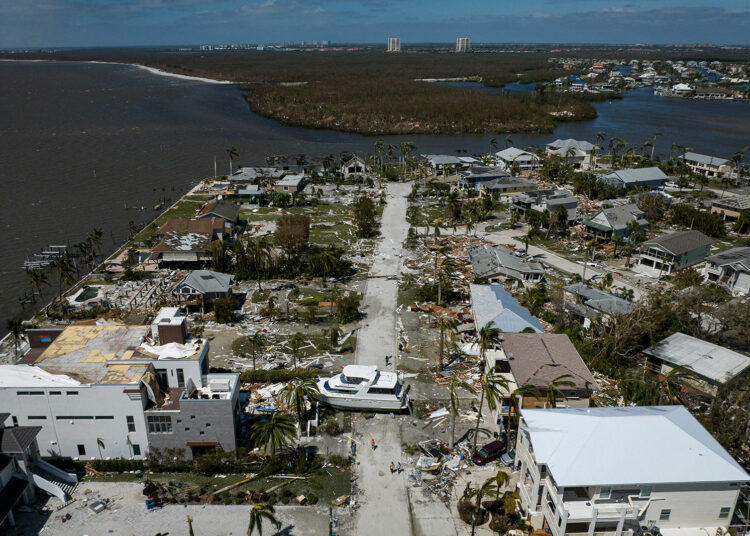 El huracán Ian dejó a Florida arrasada, miles atrapados y 2,5 millones sin electricidad