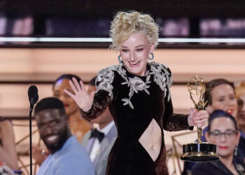 Julia Garner hizo historia a los 28 años al ganar tres veces el Emmy por su personaje en “Ozark”