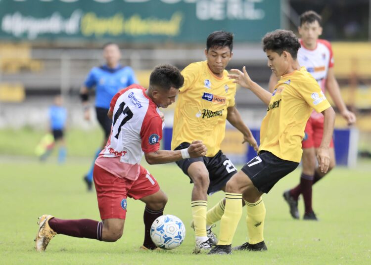Cabañas hunde más a La Paz