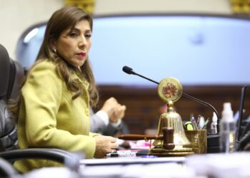 Presidenta del Congreso de Perú es destituida