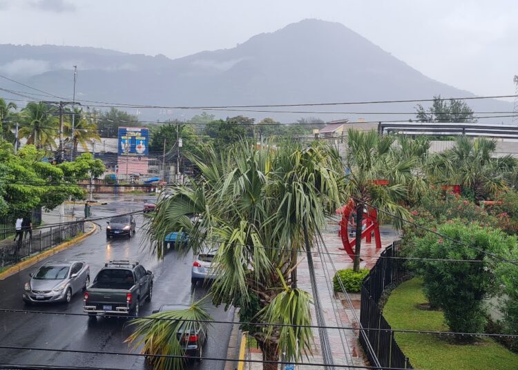 Lluvias y tormentas para este martes pronostica el Ministerio de Medio Ambiente