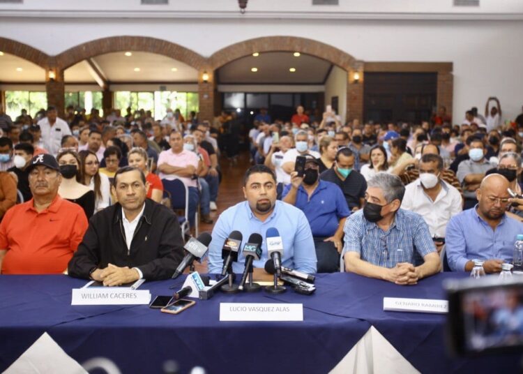 Transportistas piden a presidente Bukele que busque la reelección ante reducción de delitos en unidades de transporte