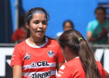 La jugadora salvadoreña de fútbol playa de la BS-UES, Yamileth Roscala reforzará al Sámara ADG de Costa Rica