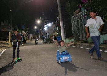 La DOM entrega calle recuperada a vecinos de la colonia San Rafael, de Soyapango