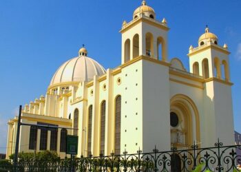 Diputado critica a la oposición por cuestionar al Arzobispo de San Salvador por decir que la gente está a favor de la reelección presidencial