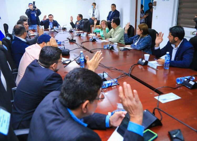 Diputados reciben nuevos insumos para crear ley que favorezca a ganaderos y productores de lácteos