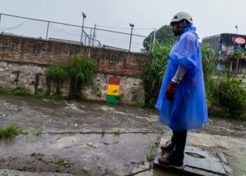 Una persona falleció anoche a causa de las lluvias, una más se encuentra desaparecida y casi un centenar de familias han sido evacuadas