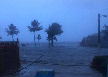 (VIDEOS, FOTOS) El huracán Ian golpeó a Cuba con lluvias y vientos de más de 200 kilómetros por hora causando inundaciones, daños en viviendas y caída de árboles