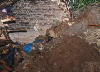 Una pareja muere por un derrumbe en Panchimalco, y un menor de edad fue rescatado