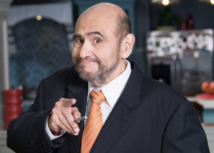 Edgar Vivar es tundido en redes por bailar como “El Señor Barriga” en circos