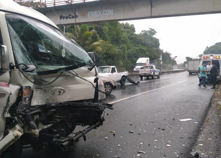 Al menos 4 personas resultaron lesionadas en accidente de tránsito en El Congo