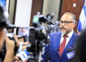 Ernesto Castro: “La oposición critica las medidas económicas porque ya no se pueden robar el dinero del pueblo”