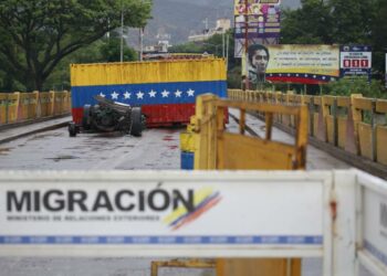 Petro y Maduro anuncian reapertura de frontera común el 26 de septiembre