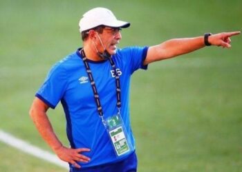 Hugo Pérez tras la derrota ante Perú: «Algunos puede que ya no vuelvan»