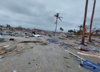 Al menos 5 muertos por paso de “Ian” en Florida