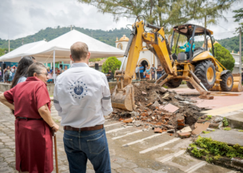 Obras Municipales inicia reconstrucción del parque de Torola, en Morazán