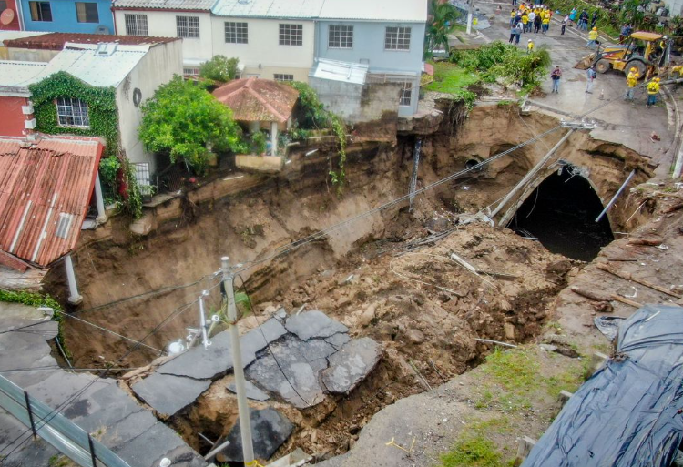 Obras Públicas inició trabajos de mitigación en quinta cárcava de la bóveda en Brisas de San Francisco