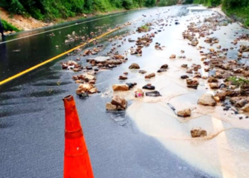PNC reporta derrumbes en carretera hacia San Ignacio e inundaciones en Citalá por lluvias en Chalatenango