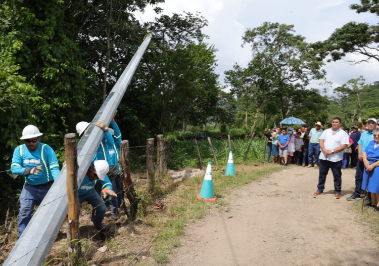 La DOM inicia proyecto de electrificación que beneficiará a 3 mil habitantes en Cacaopera, Morazán