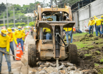 MOP inicia ampliación de un tramo de carretera hacia el puerto de La Libertad