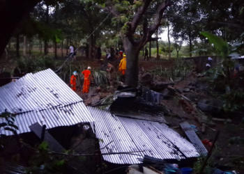 Joven muere soterrado por colapso de un muro en Ozatlán, Usulután