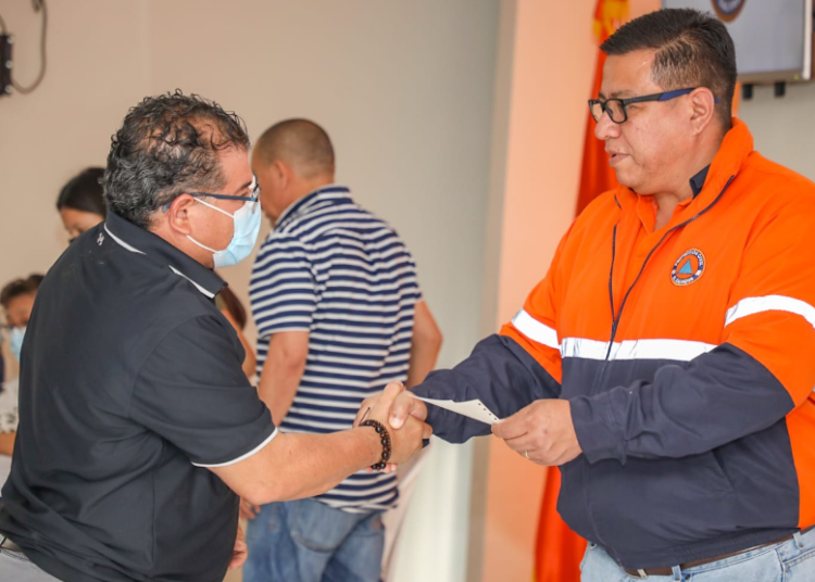 $800 mensuales recibirá cada una de las 190 familias afectadas por cárcavas en Brisas de San Francisco