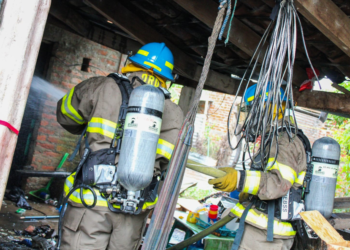 Bomberos sofocan incendio en vivienda de Nueva Concepción, Chalatenango