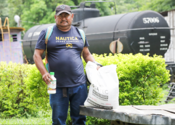 3 mil 797 productores reciben semilla de frijol mejorada y fertilizante en Sonsonate