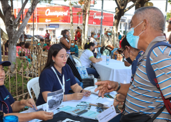 Cancillería realiza feria del migrante en el parque de Usulután