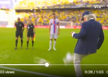(VIDEO) Salvadoreño «Mágico» González recibe una ovación antes del juego entre Cádiz vs Barcelona