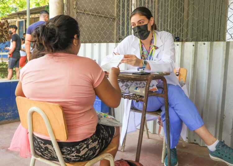 Diputados llevaron jornadas médicas y entregaron insumos en diversas comunidades del país
