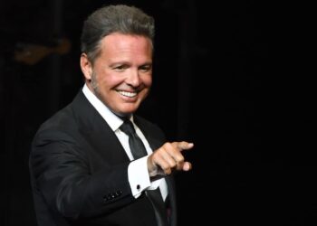 Luis Miguel vuelve a los escenarios con una impresionante gira en 2023
