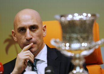 Escándalo: Presidente de la Federación Española de Fútbol es denunciado por financiar fiestas sexuales con fondos del organismo