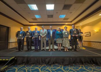 Vicepresidencia y MINED participan en entrega de credenciales de reacreditación a instituciones de educación superior