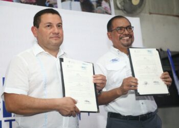 Firman carta compromiso para incluir comunidades de San Salvador en planes del Ministerio de Trabajo