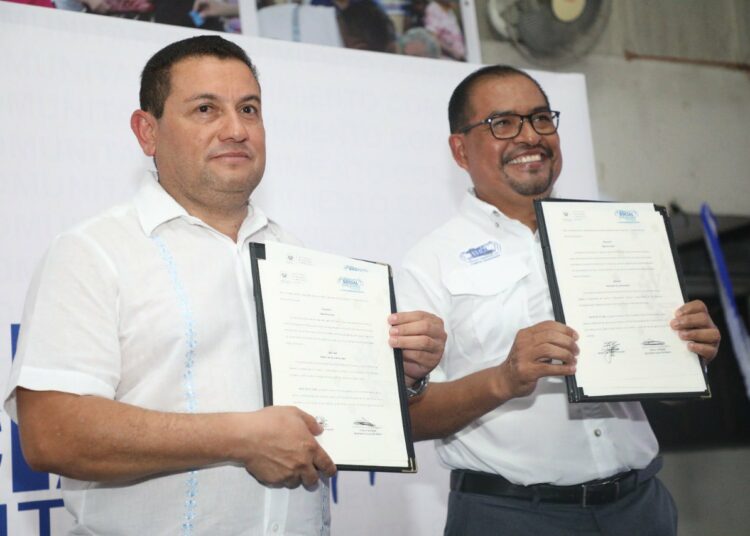 Firman carta compromiso para incluir comunidades de San Salvador en planes del Ministerio de Trabajo