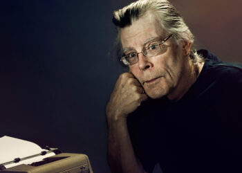 Stephen King, el «Rey del Terror», cumple 75 años creando éxitos como «Carrie» y «El resplandor»