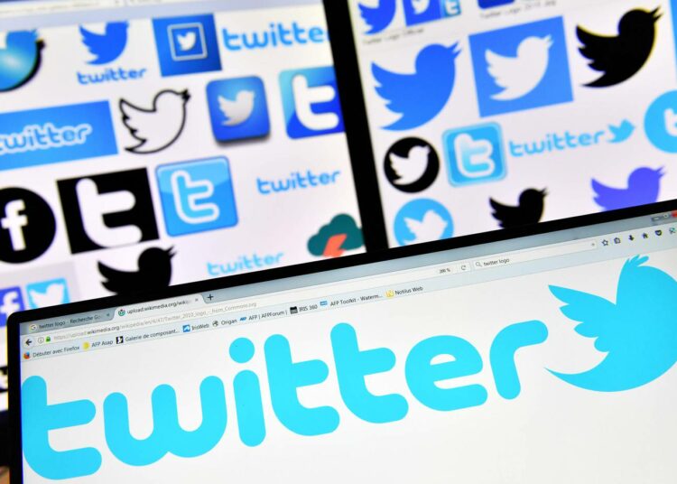 Condenan a 45 años de prisión en Arabia Saudita a una mujer por «difundir mentiras a través de tuits»