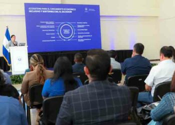 Ministerio de Economía expone al sector plástico las herramientas diseñadas para promover las exportaciones