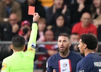 Dos tarjetas en diez segundos: la insólita expulsión de Sergio Ramos en el PSG