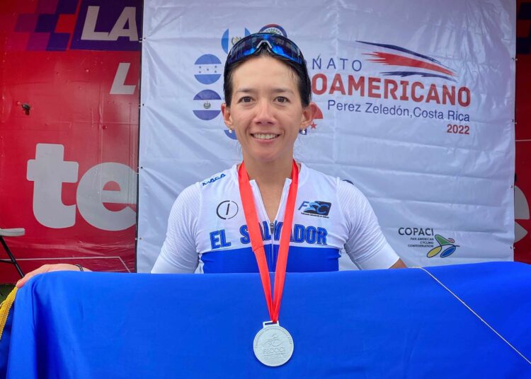 La ciclista salvadoreña Sauking Shi se quedó con el subcampeonato centroamericano de ruta