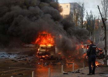 Ola de ataques rusos en Kiev deja al menos ocho muertos