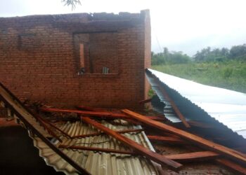 Un fuerte temporal en Paraguay afecta a más de 900 familias y provoca destrozos