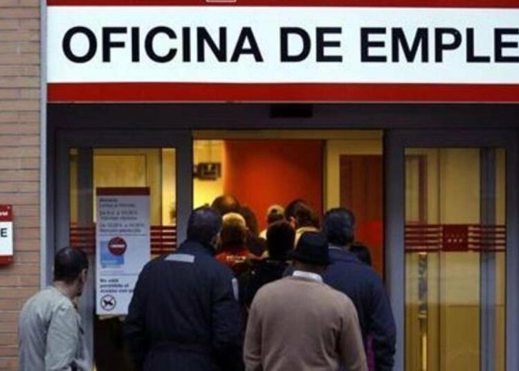 Subió la tasa de desempleo en España y casi 3 millones de personas no tienen trabajo