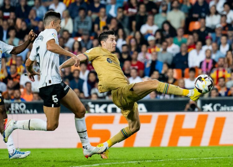 Barcelona derrotó 1-0 al Valencia con gol de Lewandowski