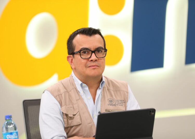 “En 12 horas tenemos el equivalente de lluvia de una semana”: Ministro de Medio Ambiente 