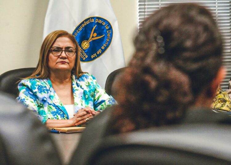 Procuradora de Derechos Humanos sostiene reunión con familias víctimas de pandilleros